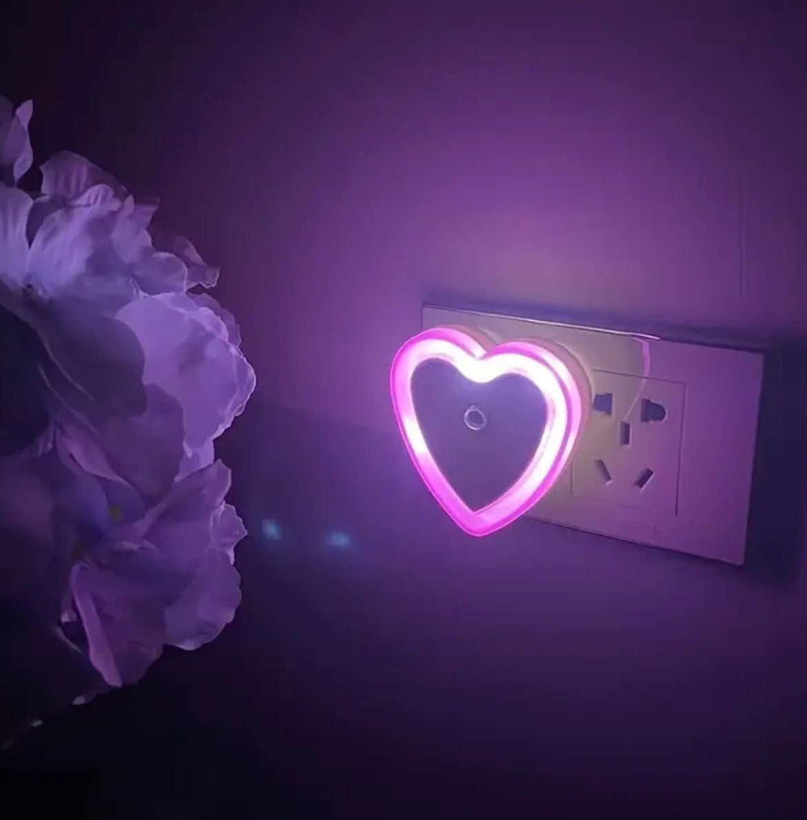 Heart-Shaped LED Night Light with Dusk to Dawn Sensor - Plug-In Wall Light with Adjustable Brightness